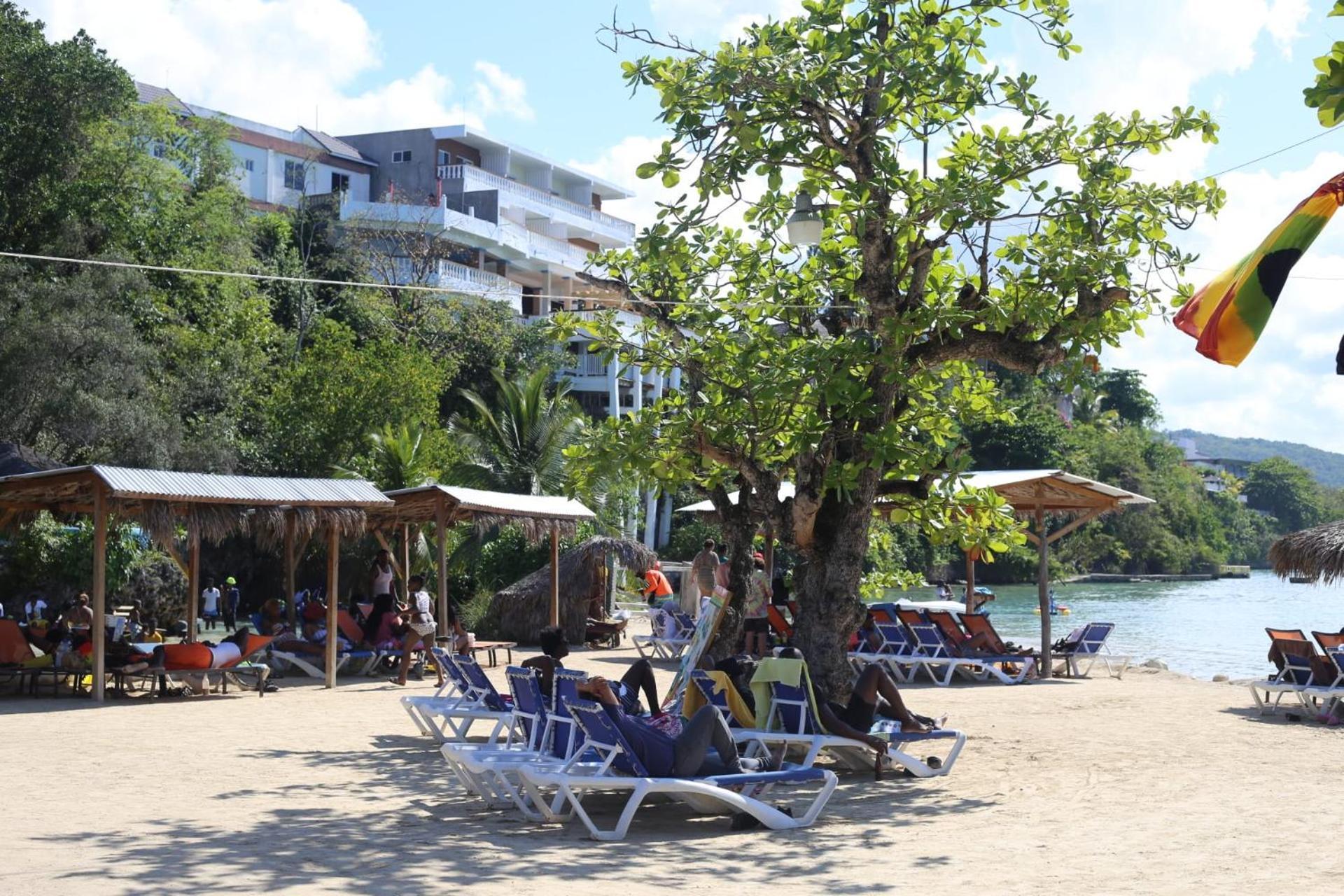 Contemporary Ocean View 2Bed Carib Ocho Rios Condo Eksteriør billede